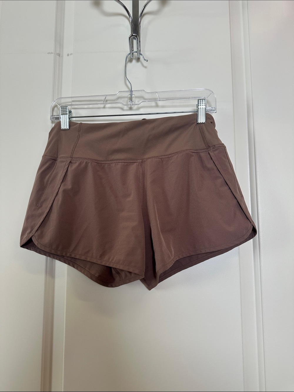 High-Rise Athletic Shorts in Mauve Brown